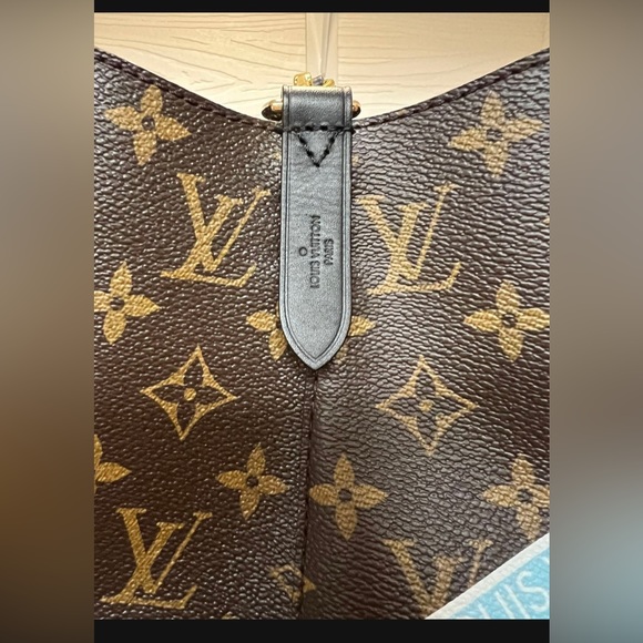 NeoNoe💕 LOUIS VUITTON 🌎 WORLD TOUR ❤️ - Picture 5 of 10